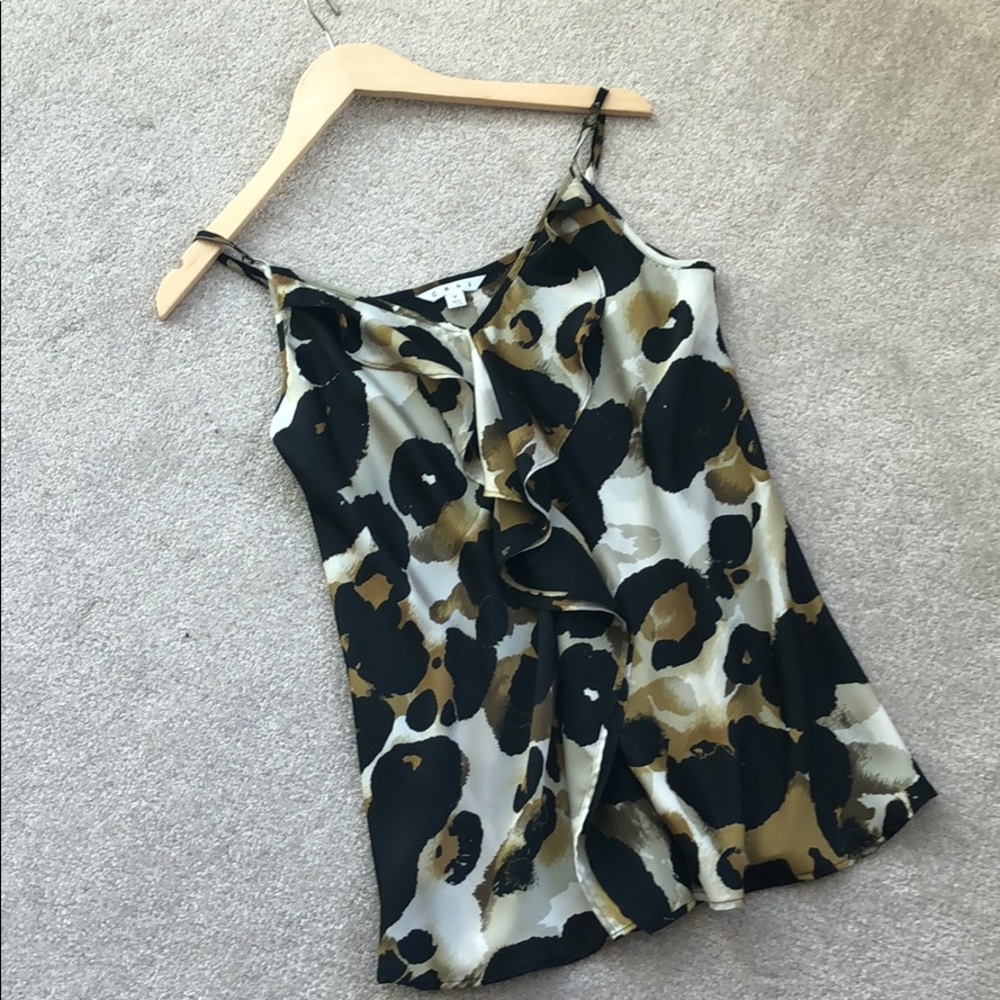 Sharp and classy looking Cabi Tank/Cami